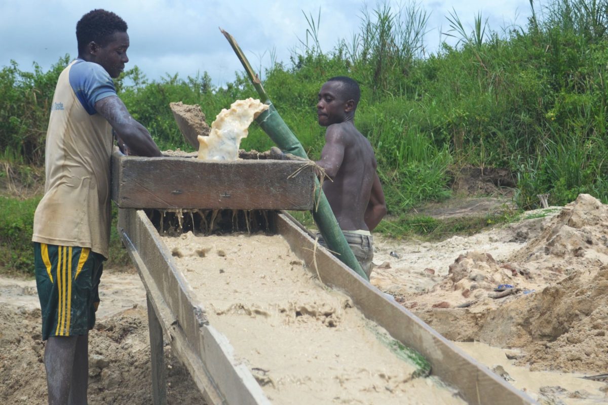 Gold miners poisoned with mercury at artisanal mining sites in Cameroon