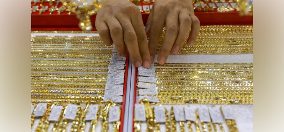 Gold prices takes a dip amid global decline